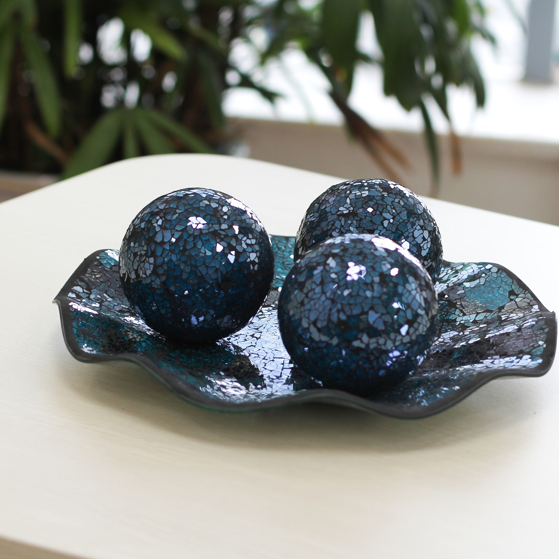 Mosaic Glass Decorative Ball with Wavy Edge