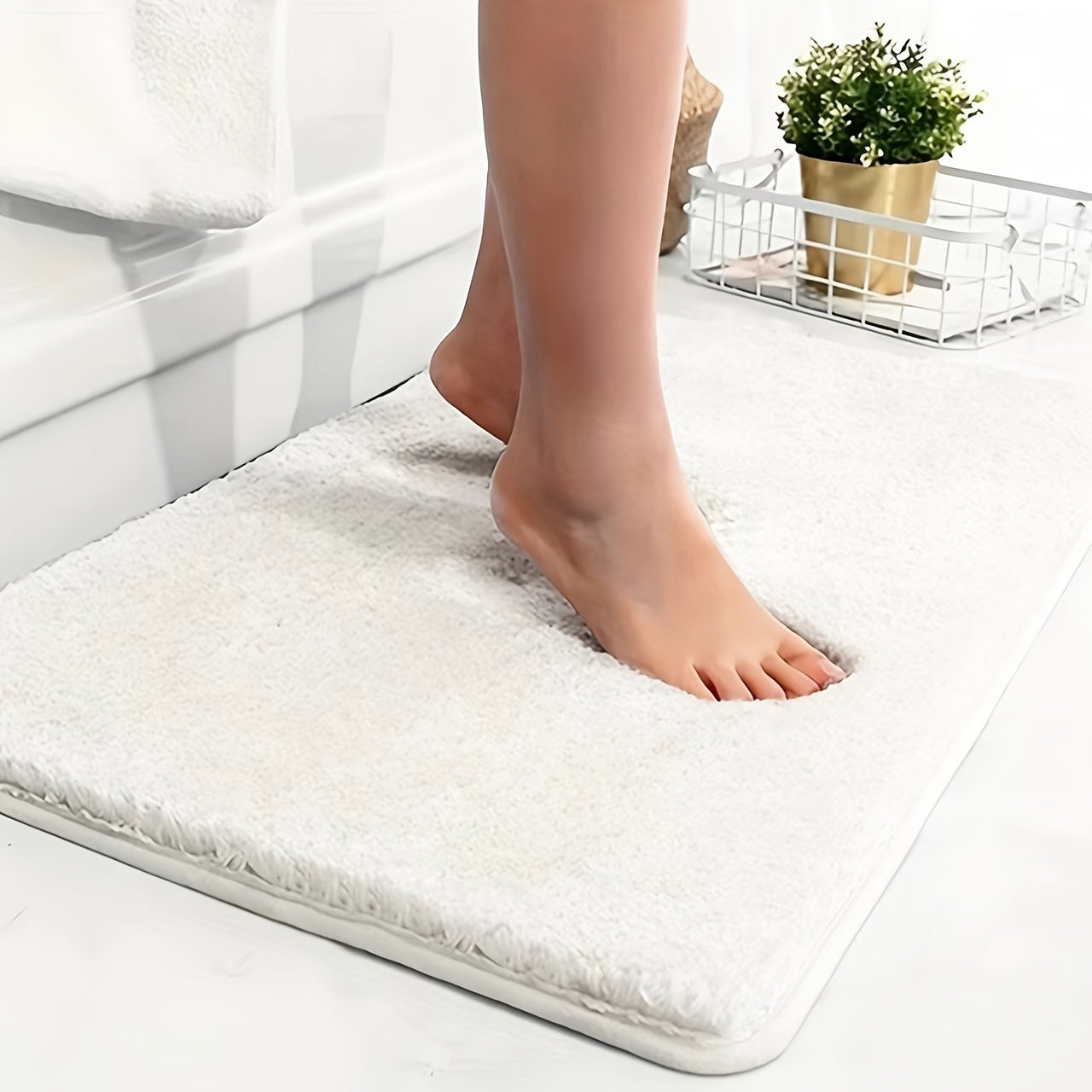 Thick Long-Pile Microfibre Bath Mat